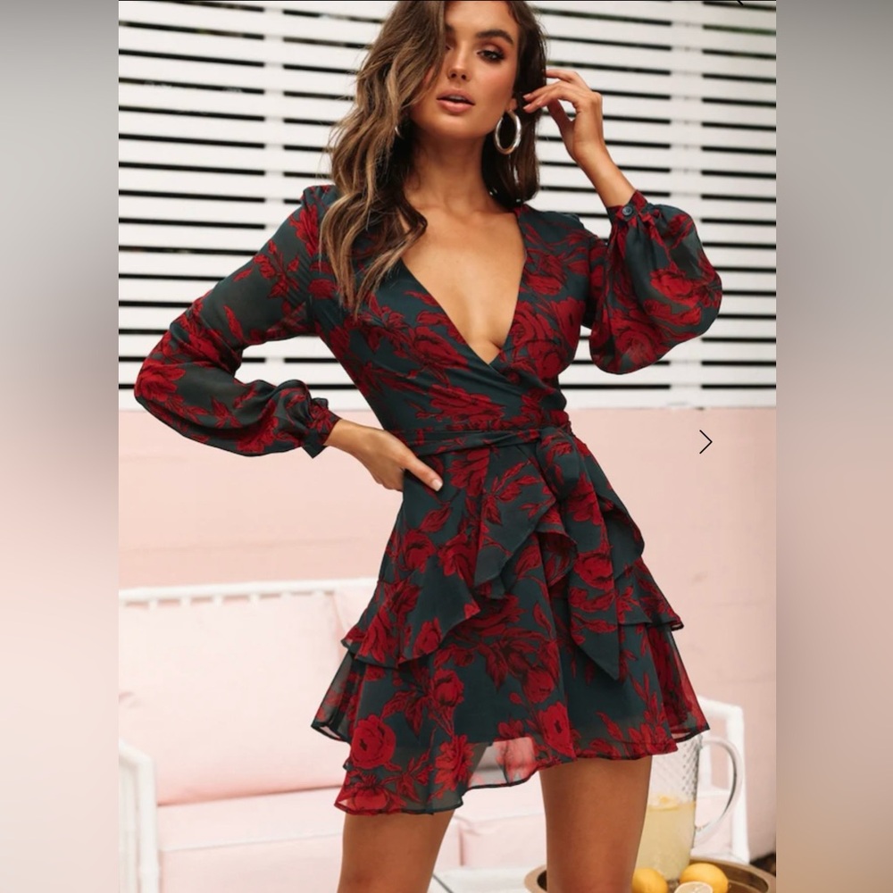 Selfie Leslie Red Floral Long Sleeve Dress